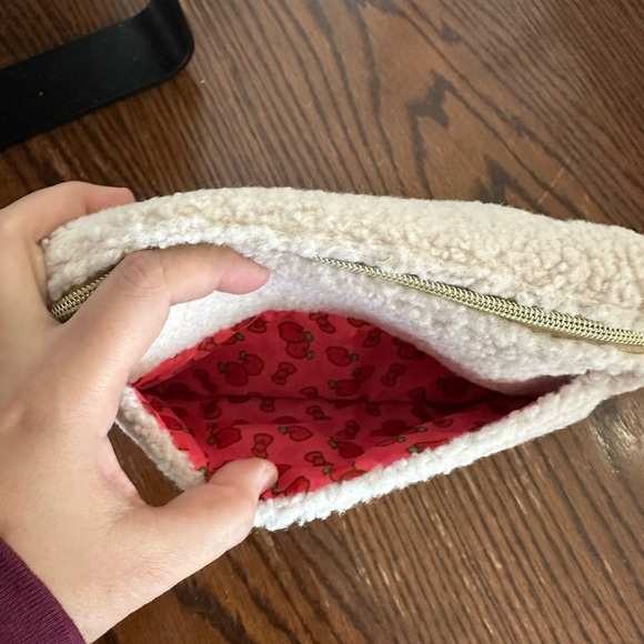 Hello Kitty Cream Fleece Make up Pouch - Picture 6 of 16